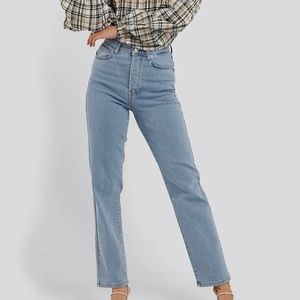 NA-KD Straight High Waist Jeans